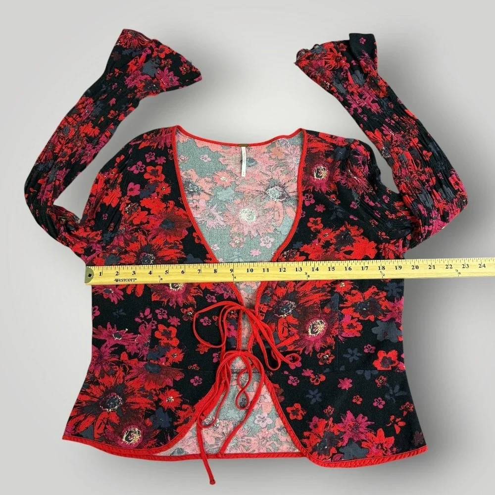 Free People Red Black Floral Tie Front Cropped Blouse Bell Sleeve Sz‎ M